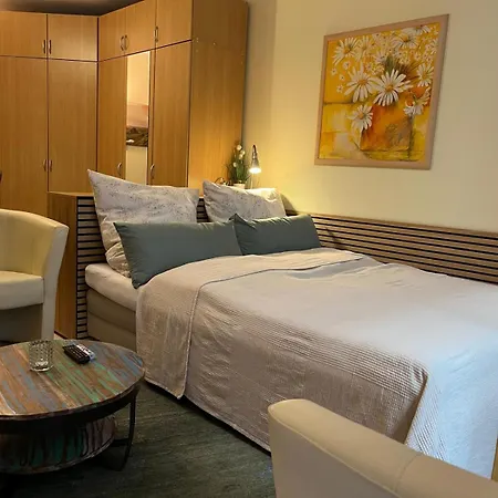 Lovely Souterrain Apartament *